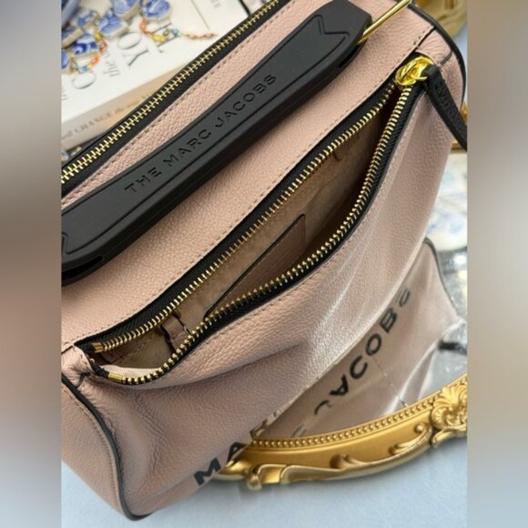 🆕 MARC JACOBS 🧿 NWOT The Softbox 23 - Apricot Beige - Picture 8 of 16
